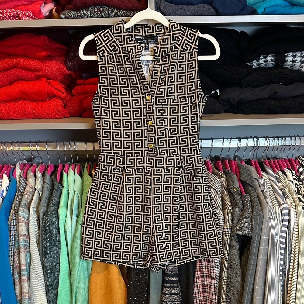 Love University black/tan print sleeveless 2 pocket button closure romper size S
